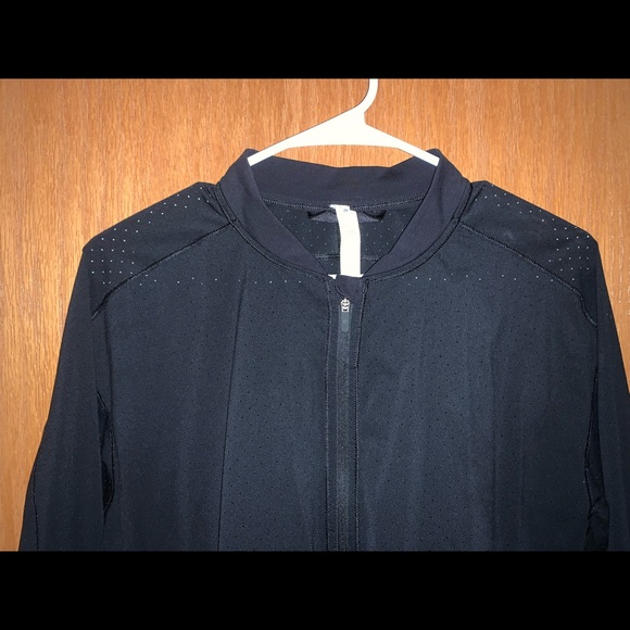 Lululemon jacket - Picture 2 of 7